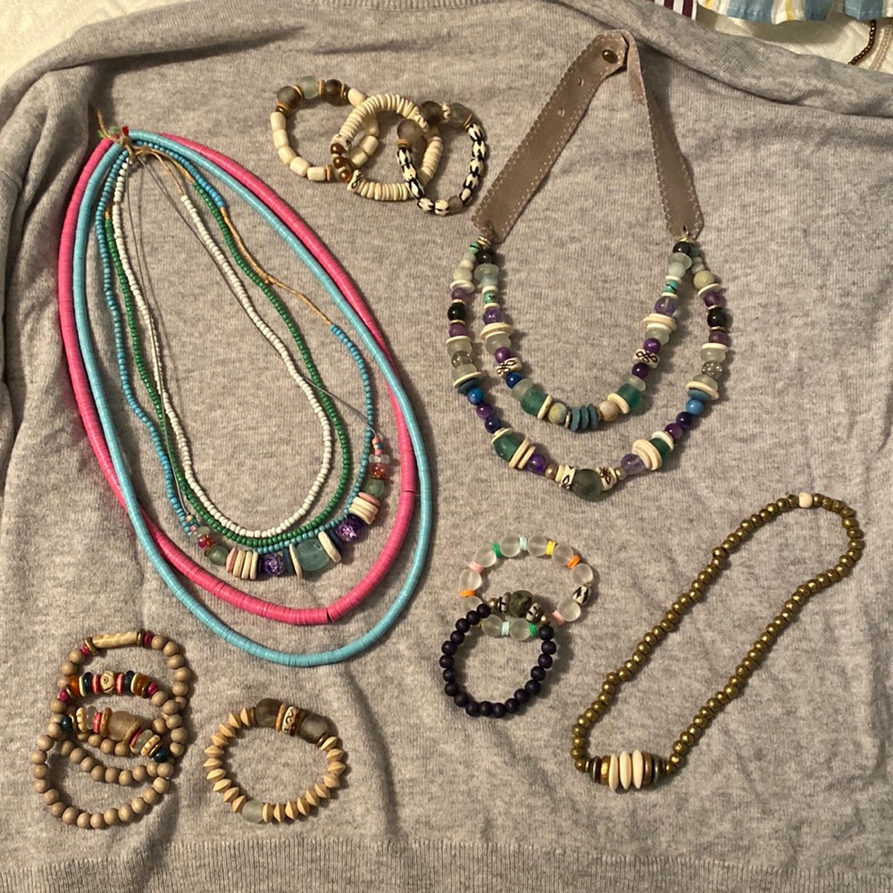 Lot of 19 Twine and Twig necklaces and Bracelets!